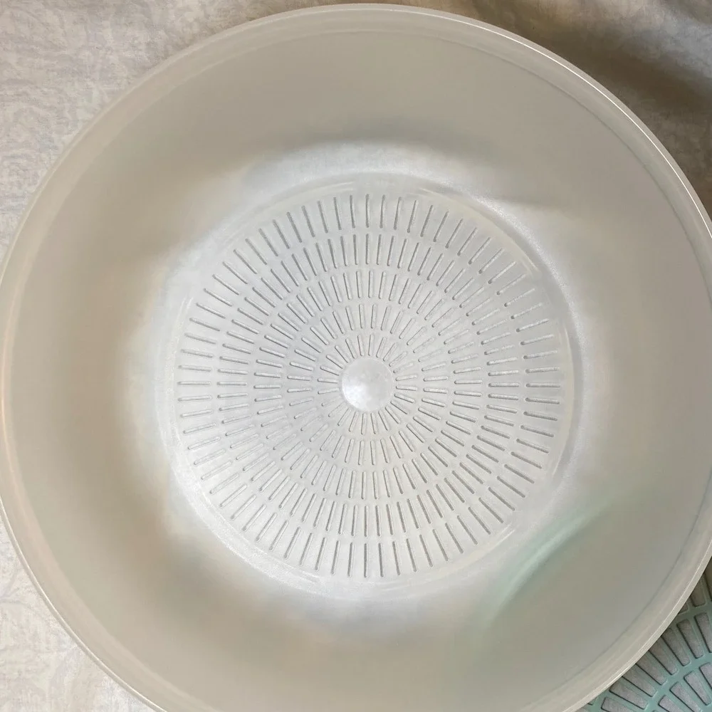 Vintage Tupperware Produce Keeper Crisper Bowl 1835-4‎ w Insert 1836-1